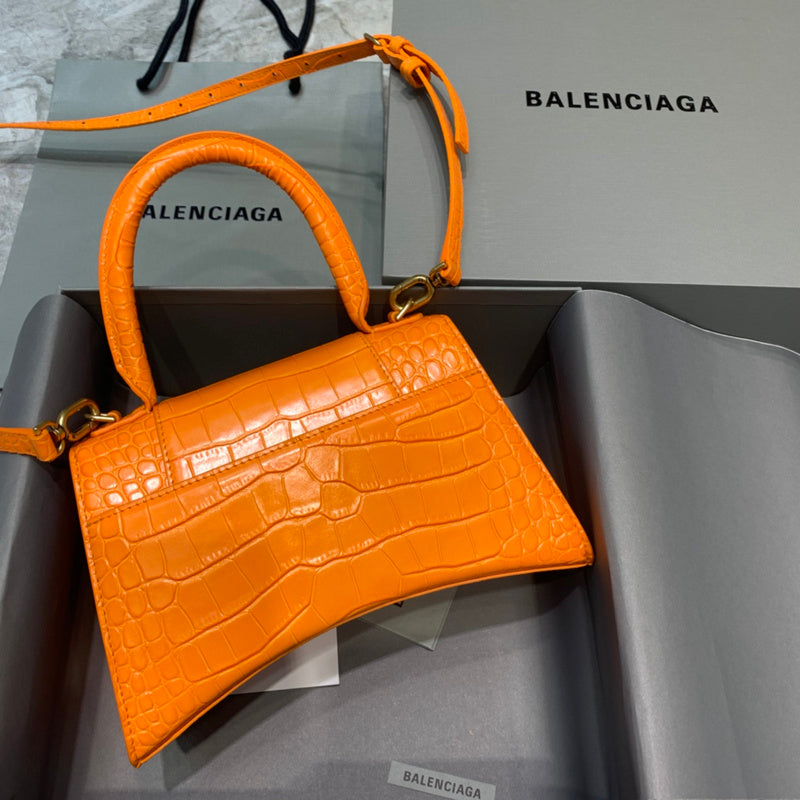Effortless Faux Leather Handbag - Polished Finish | Women's Fashion Handbag #579 - close-up detail shot (image 3) of designer-inspired handbag