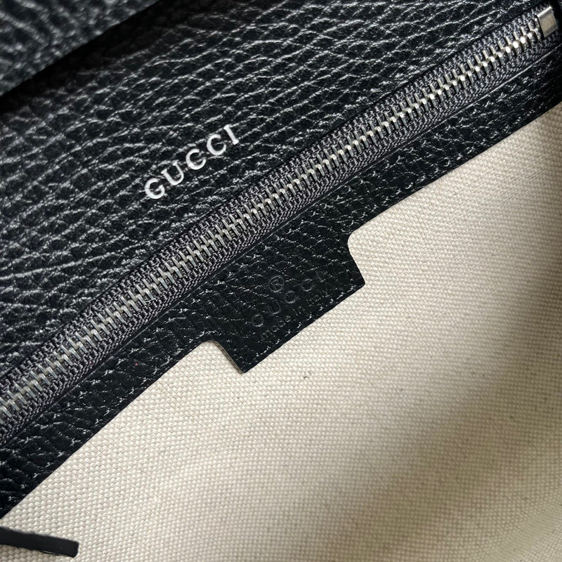 Side profile of modern classic women's handbag – women's everyday handbag