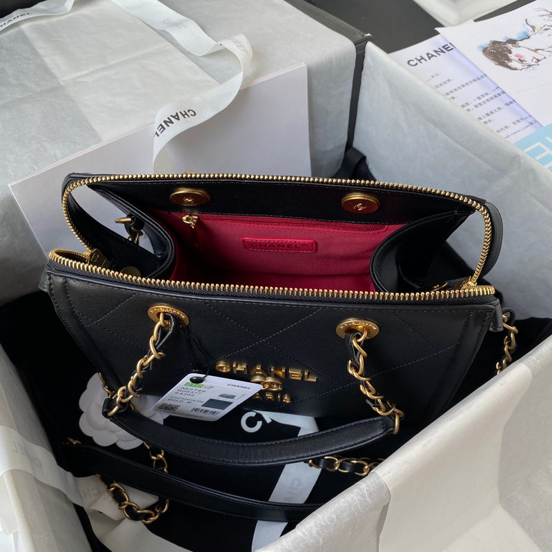  women's handbag, versatile design, view 3
