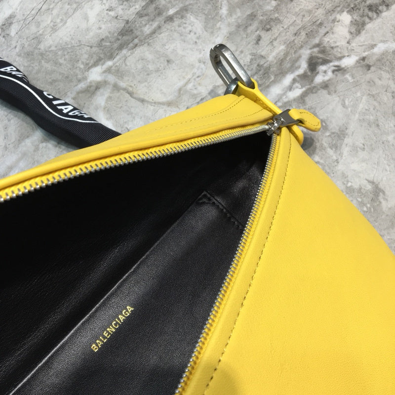 Bold Faux Leather Handbag - Smooth Faux-Leather Exterior | Women's Luxury Handbag #734 - close-up detail shot (image 3) of designer-inspired handbag