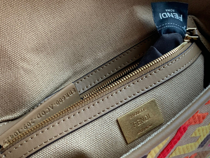 Ziva's Charm handbag – product shot (19cm*10cm*4cm)