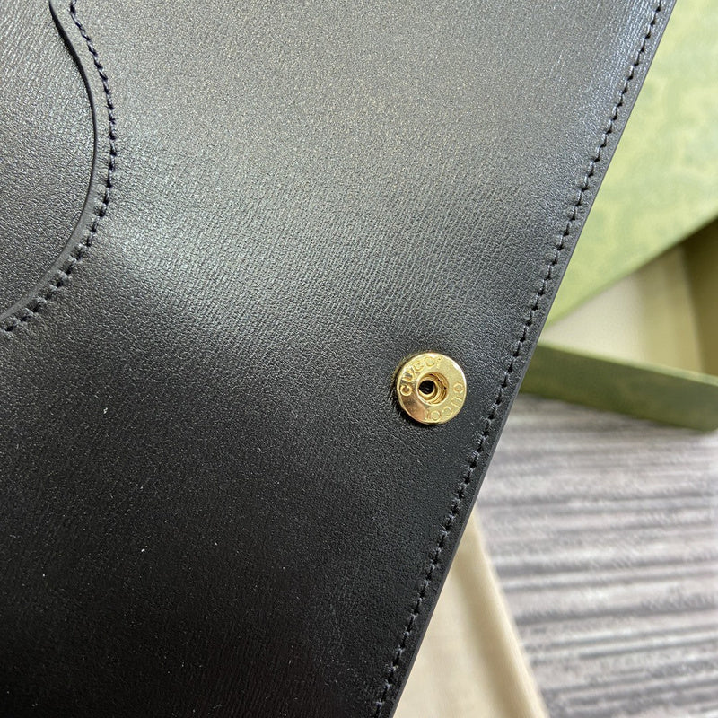 Front view of refined structured women's handbag – women's everyday handbag