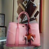  everyday bag interior and compartment view 9