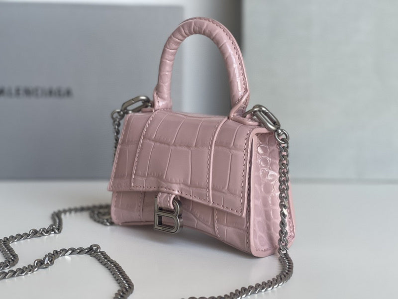 Zivas Charm Everyday Sophistication Statement Handbag (Considered Detail & Form) – Styled Look