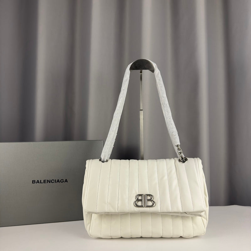 Zivas Charm Streamlined Design Statement Handbag (Designer-Inspired Craftsmanship) – Angled View