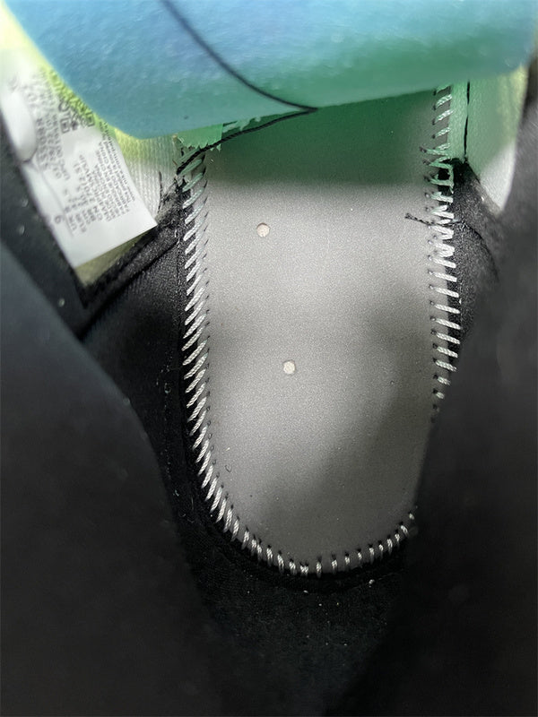 Nike Men's & Women's Designer Low-Top Shoes — Style 221 close-up view