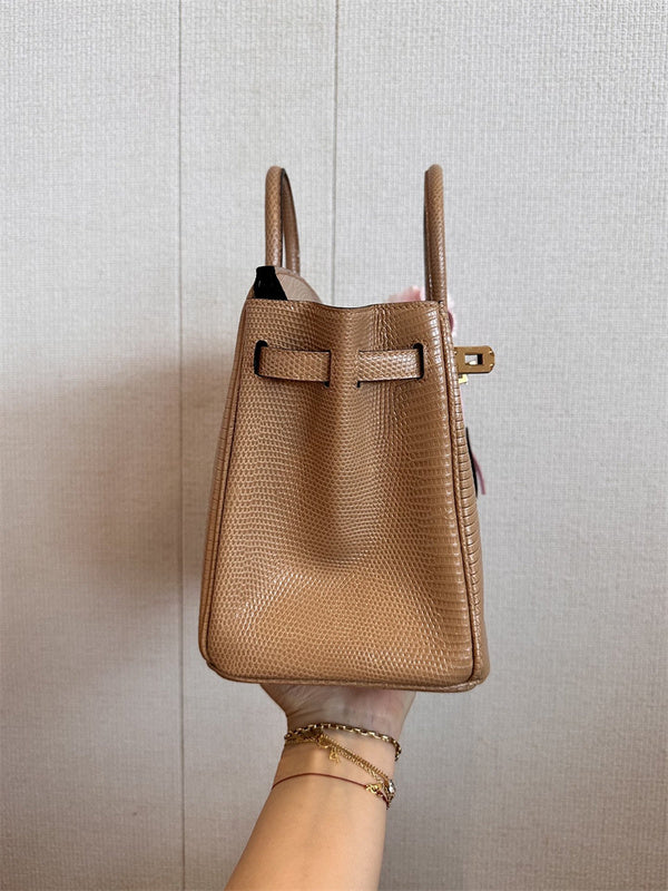  refined shoulder bag detail view showing craftsmanship 8