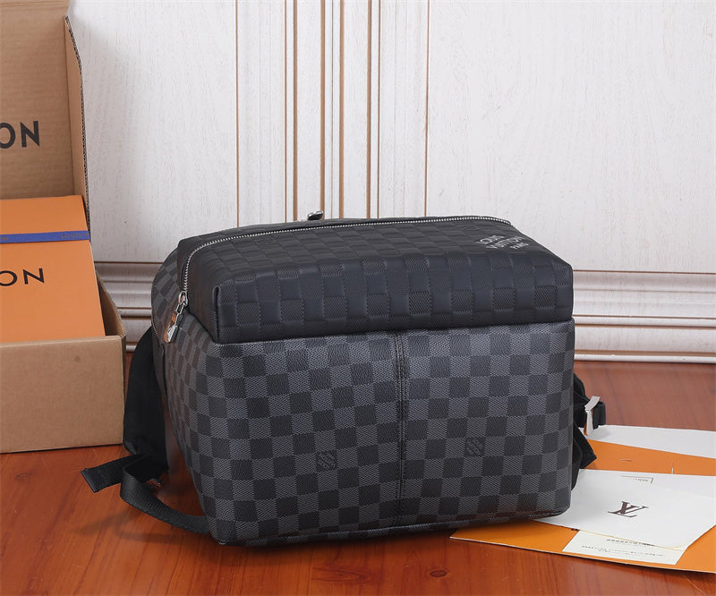  timeless everyday bag styled with outfit