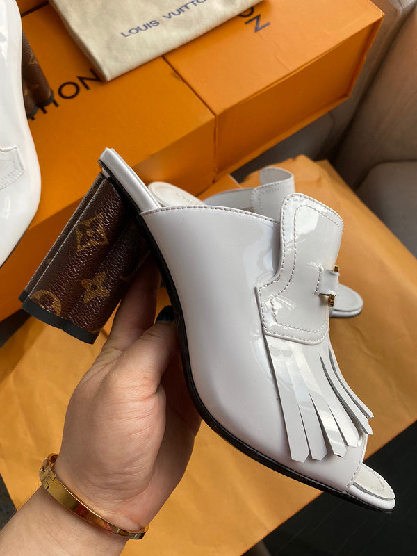 Styling view of Louis Vuitton luxury piece style No.002