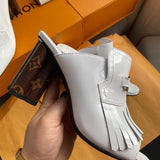 Styling view of Louis Vuitton luxury piece style No.002
