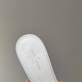 Louis Vuitton shoes Style 229 - top view showing design