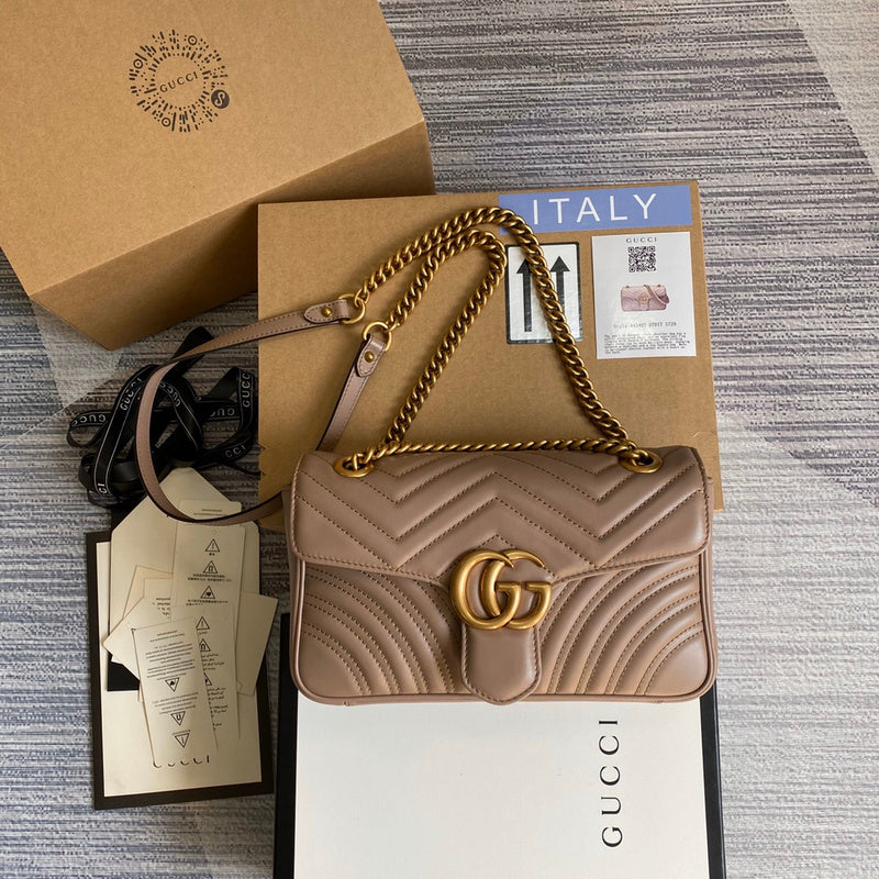 Side profile of classic everyday-luxe women's handbag – women's designer-style accessory