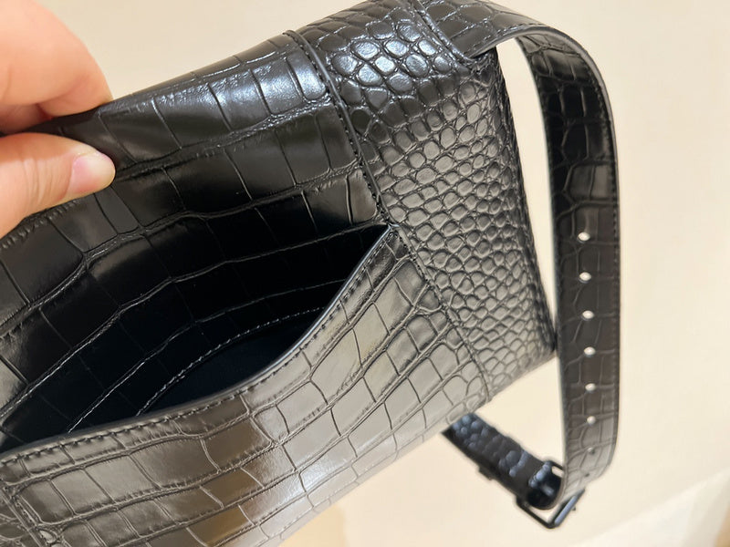Ziva's Charm handbag – lifestyle view (one versatile size)