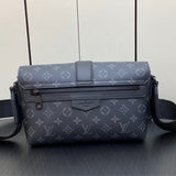  understated crossbody bag styled with outfit 18