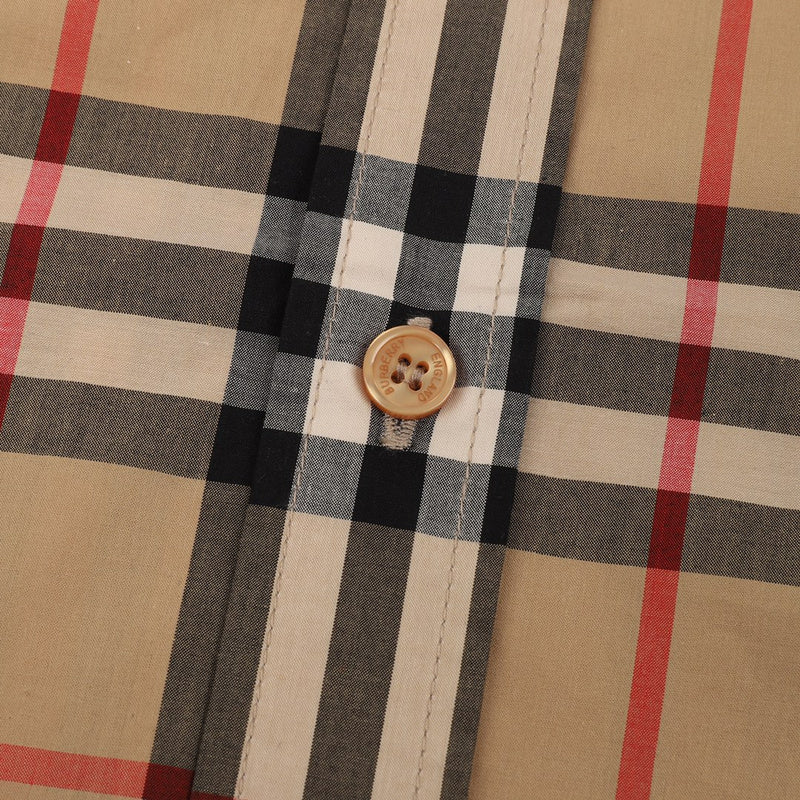 Front view of Burberry luxury piece style No.025