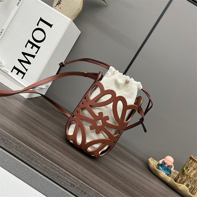Ziva's Charm handbag – detail view (12cm*7cm*21cm)