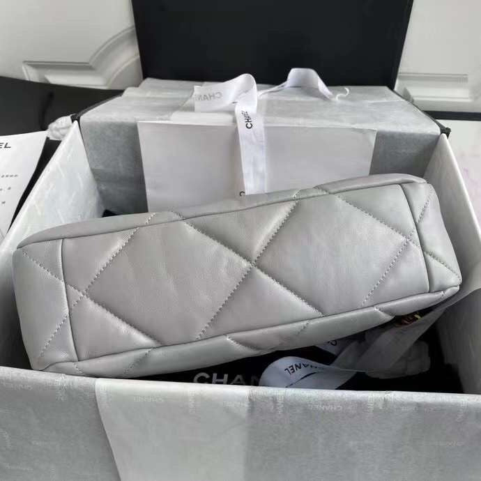  spacious purse view 7