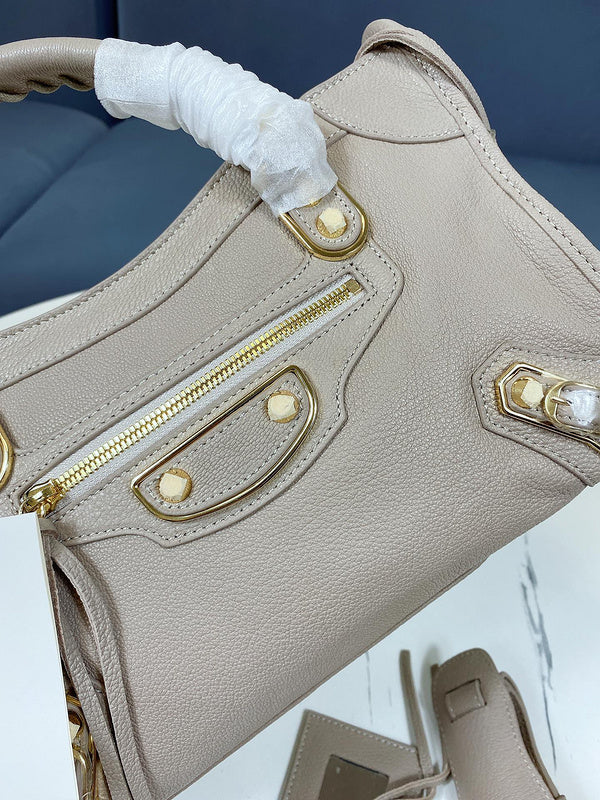 Zivas Charm Understated Luxury Fashion Handbag (Refined Modern Silhouette) – Interior View