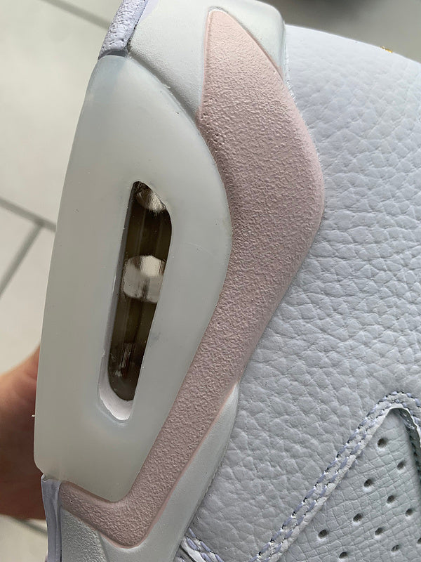 Nike Men's & Women's Luxury Low-Top Trainers — Style 177 hardware detail
