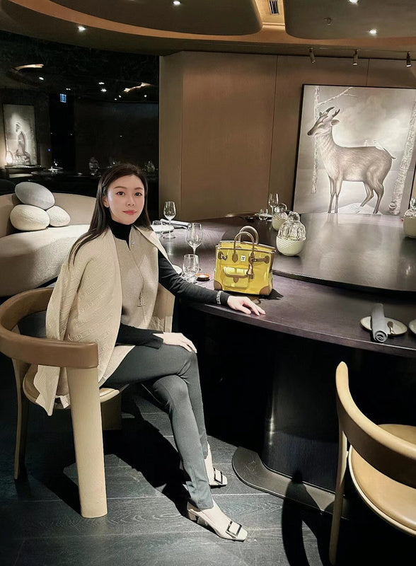 Graceful handbag styled for everyday wear