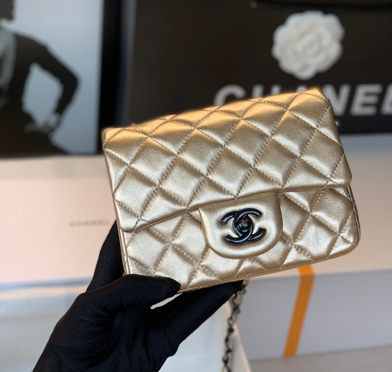  handbag, compact everyday style, image 5