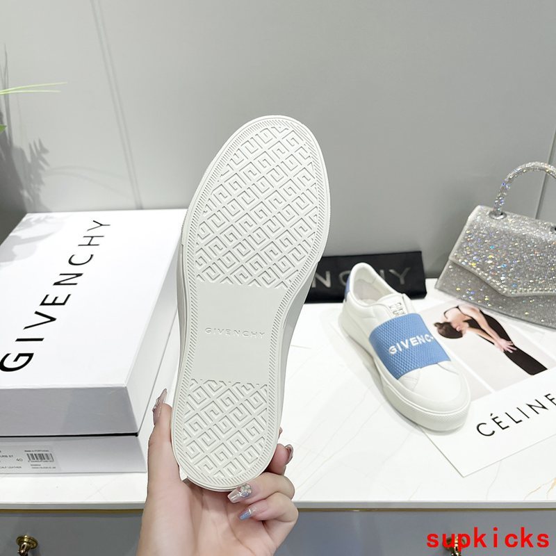 Givenchy shoes Style 038 - angled studio shot