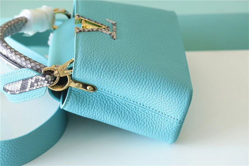  Sophisticated shopper bag carried on shoulder