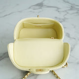  handbag, compact everyday style, image 3