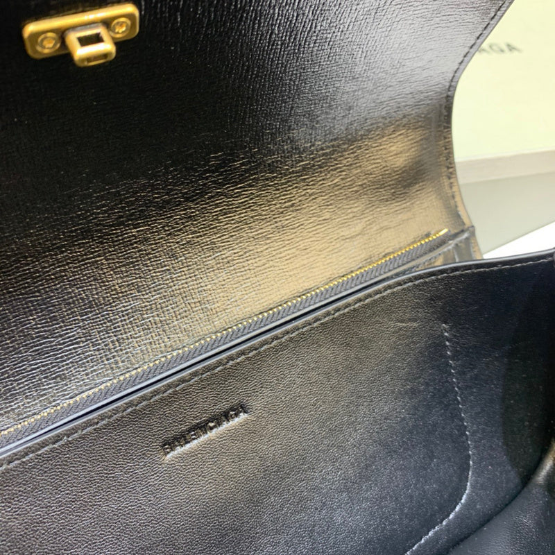 Sophisticated Faux Leather Handbag - Chic Everyday Appeal | Women's Designer-Inspired Purse #410 - texture close-up (image 9) of designer-inspired handbag