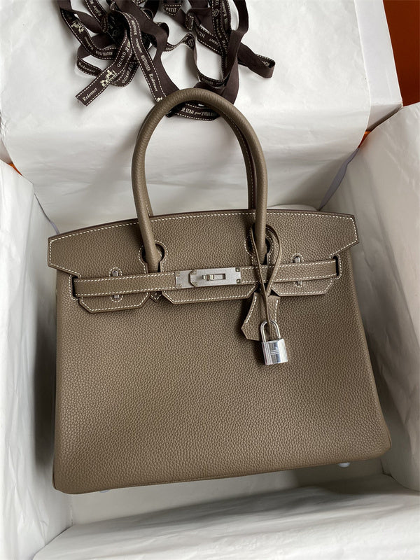 Minimalist handbag styled for everyday wear