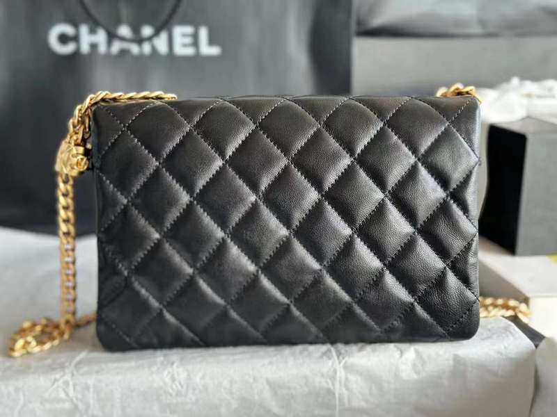Zivas Charm Refined Everyday Style Everyday Handbag (Modern Wardrobe Staple) – Detail View
