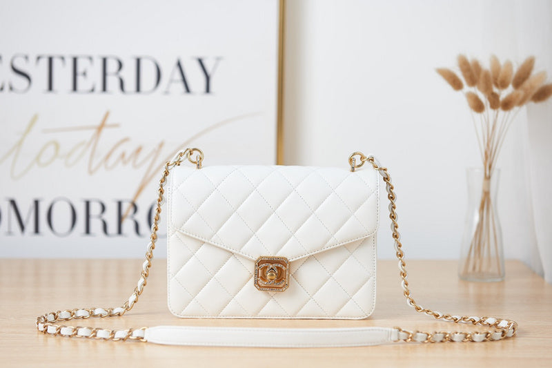  women's handbag, versatile design, view 1