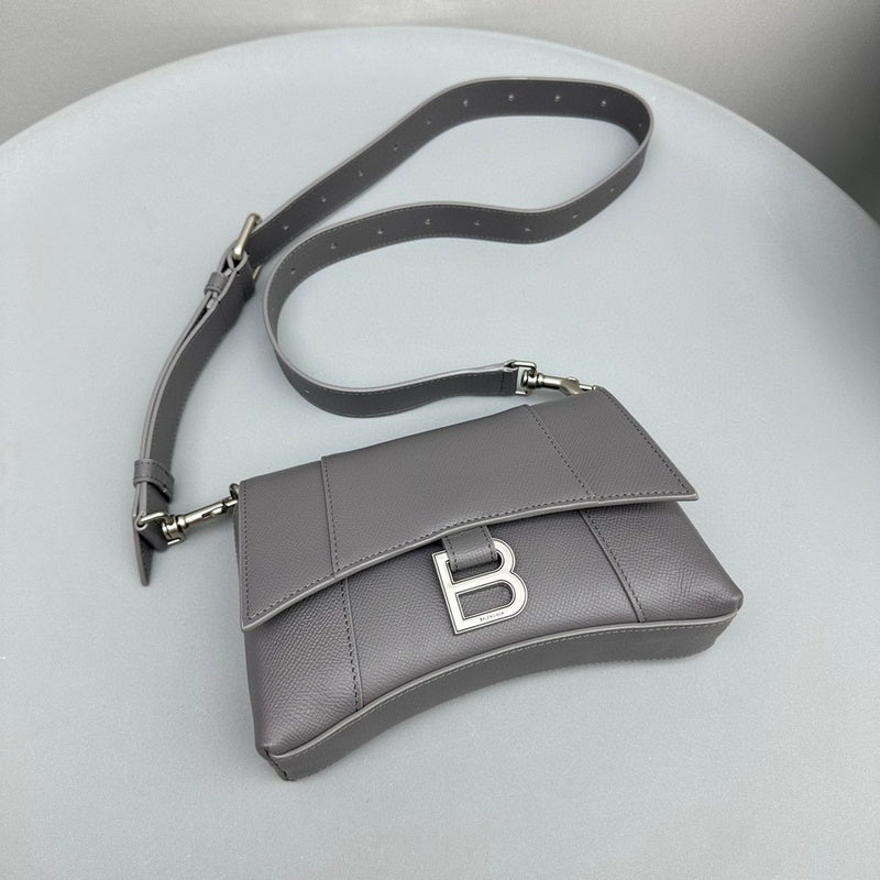 Zivas Charm Polished Finish Statement Handbag (Effortless Style Upgrade) – Styled Look