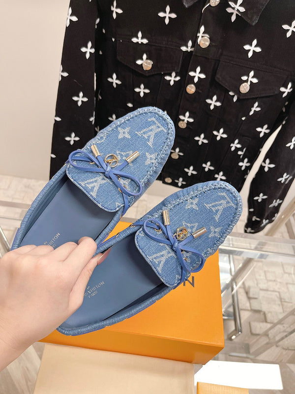 Louis Vuitton Camel Low-Top Sneakers - Sole Detail View