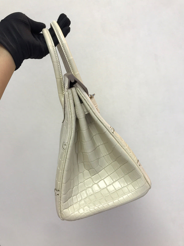 Interior view of everyday-ready premium bag