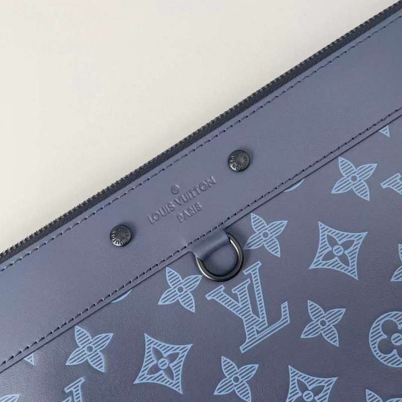 Handle and strap detail of refined classic women's handbag – women's designer-style accessory