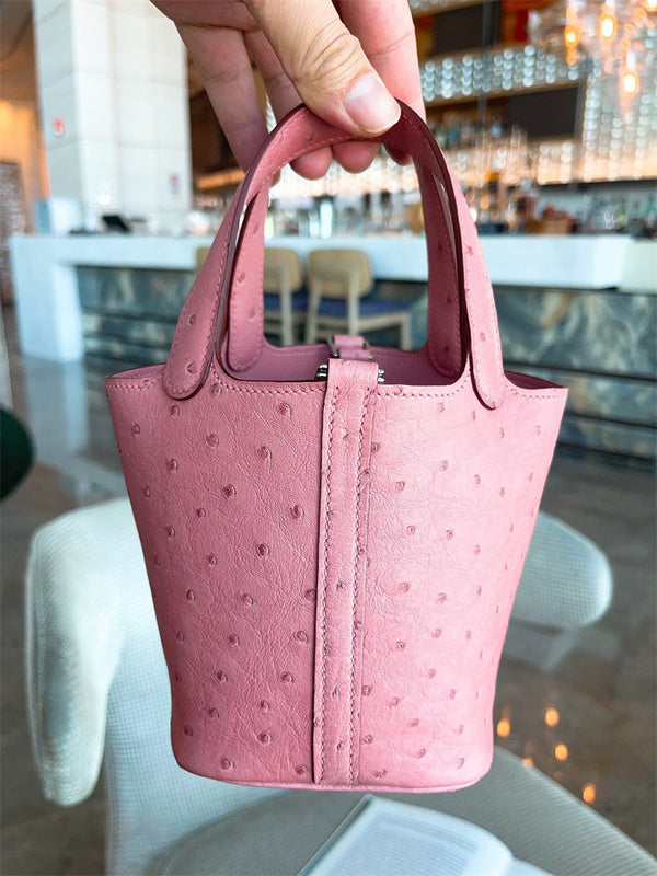  effortless shopper bag detail view showing craftsmanship 8