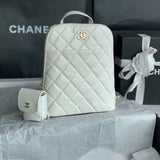 Zivas Charm Streamlined Design Everyday Handbag (Everyday Luxury Essential) – Detail View