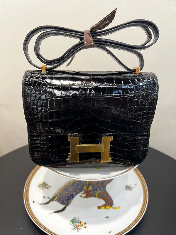 Sleek bag women's premium everyday handbag