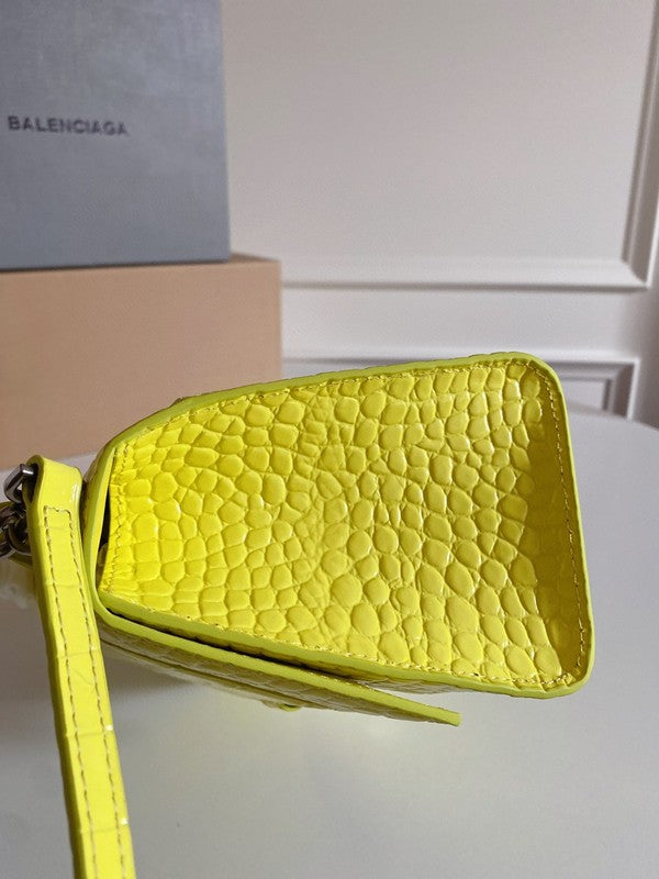 Zivas Charm Timeless Appeal Premium Handbag (Designer-Inspired Craftsmanship) – Interior View