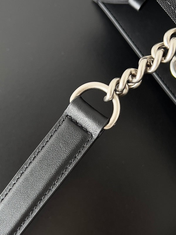 Zivas Charm Modern Minimalist Look Fashion Handbag (Timeless Wardrobe Addition) – Close-Up Detail