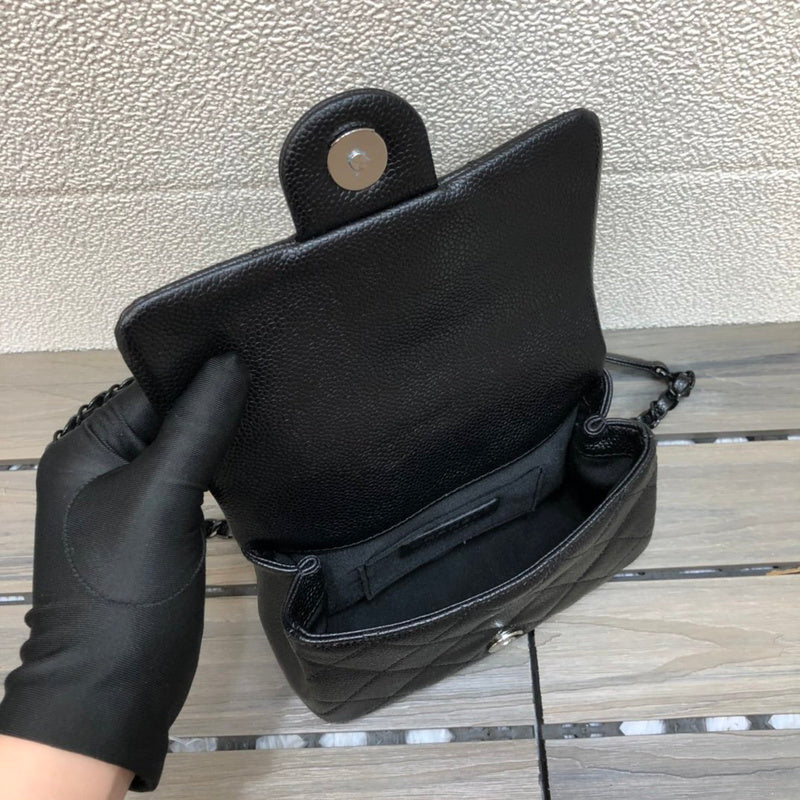  women's handbag, mid design, view 5