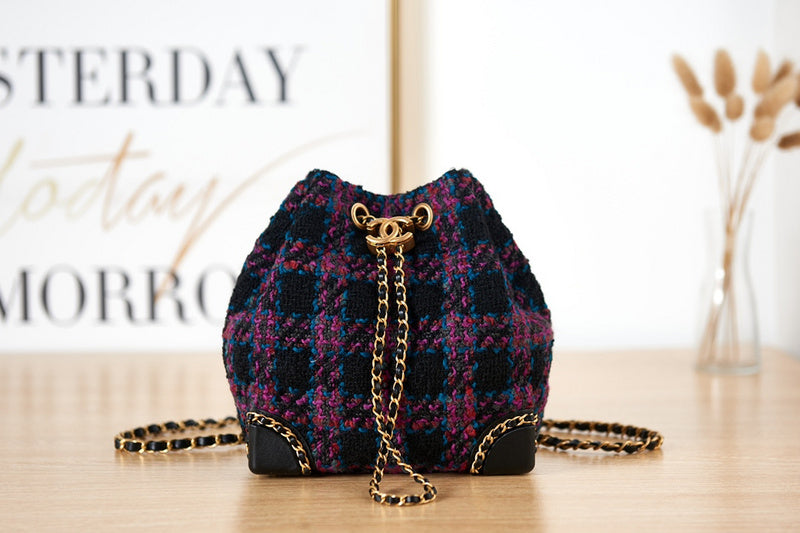 Zivas Charm Modern Minimalist Look Designer Handbag (Versatile Style Statement) – Styled Look