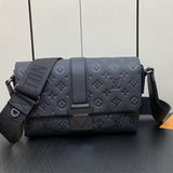  Structured shopper bag front view