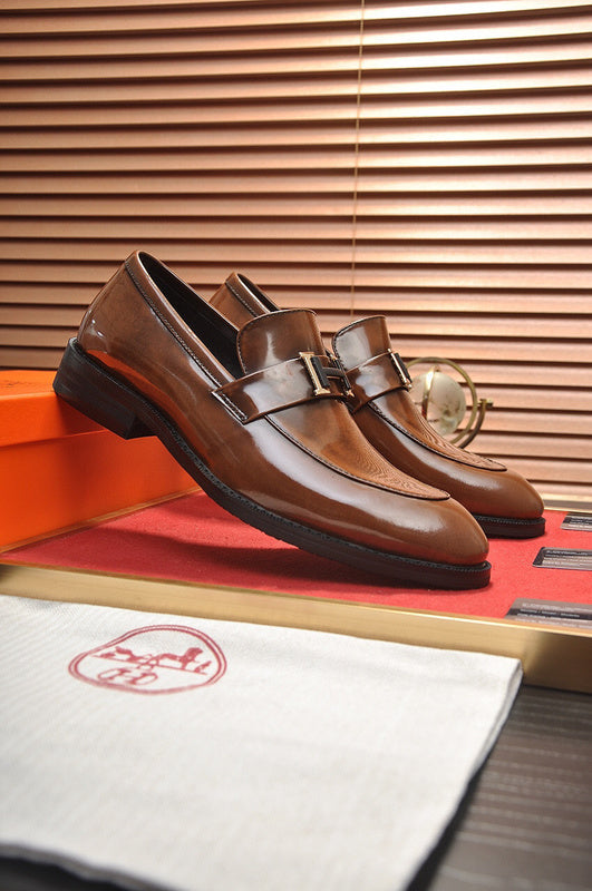 Hermès Grey Classic Ballet Flats - Side Profile View
