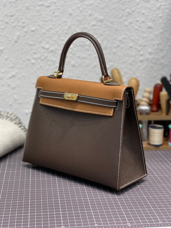 Balanced handbag styled for everyday wear