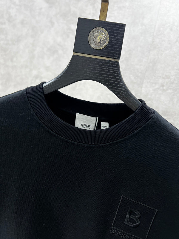 Back view of Burberry luxury piece style No.531