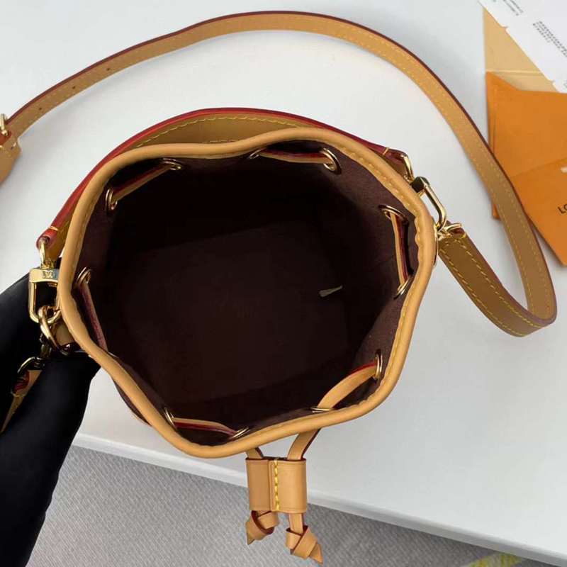 Styled lifestyle shot of modern everyday-luxe women's handbag – women's premium purse