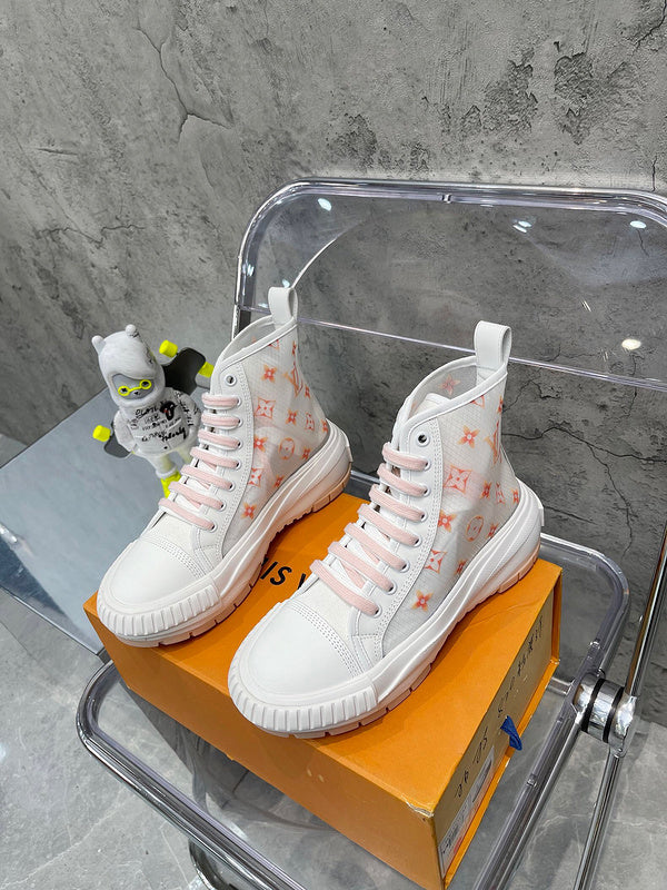 Louis Vuitton shoes Style 376 - logo and branding close-up