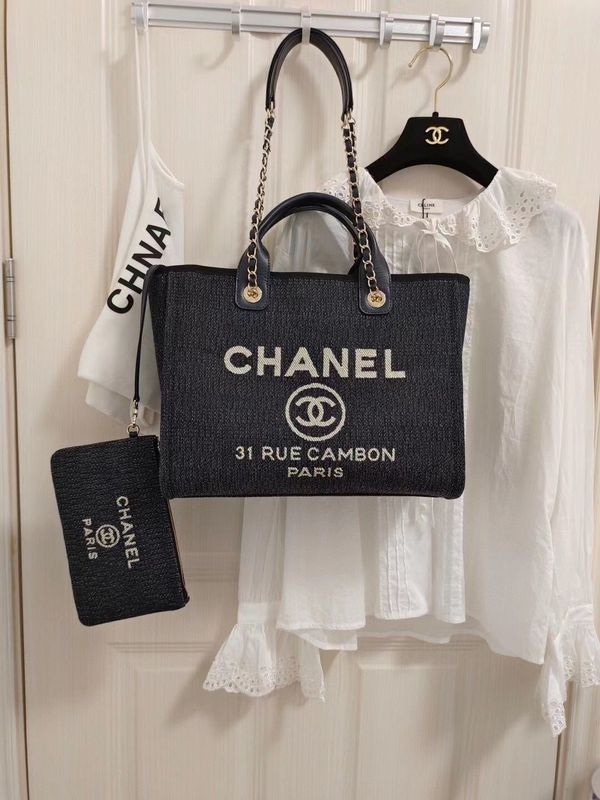  spacious purse view 1